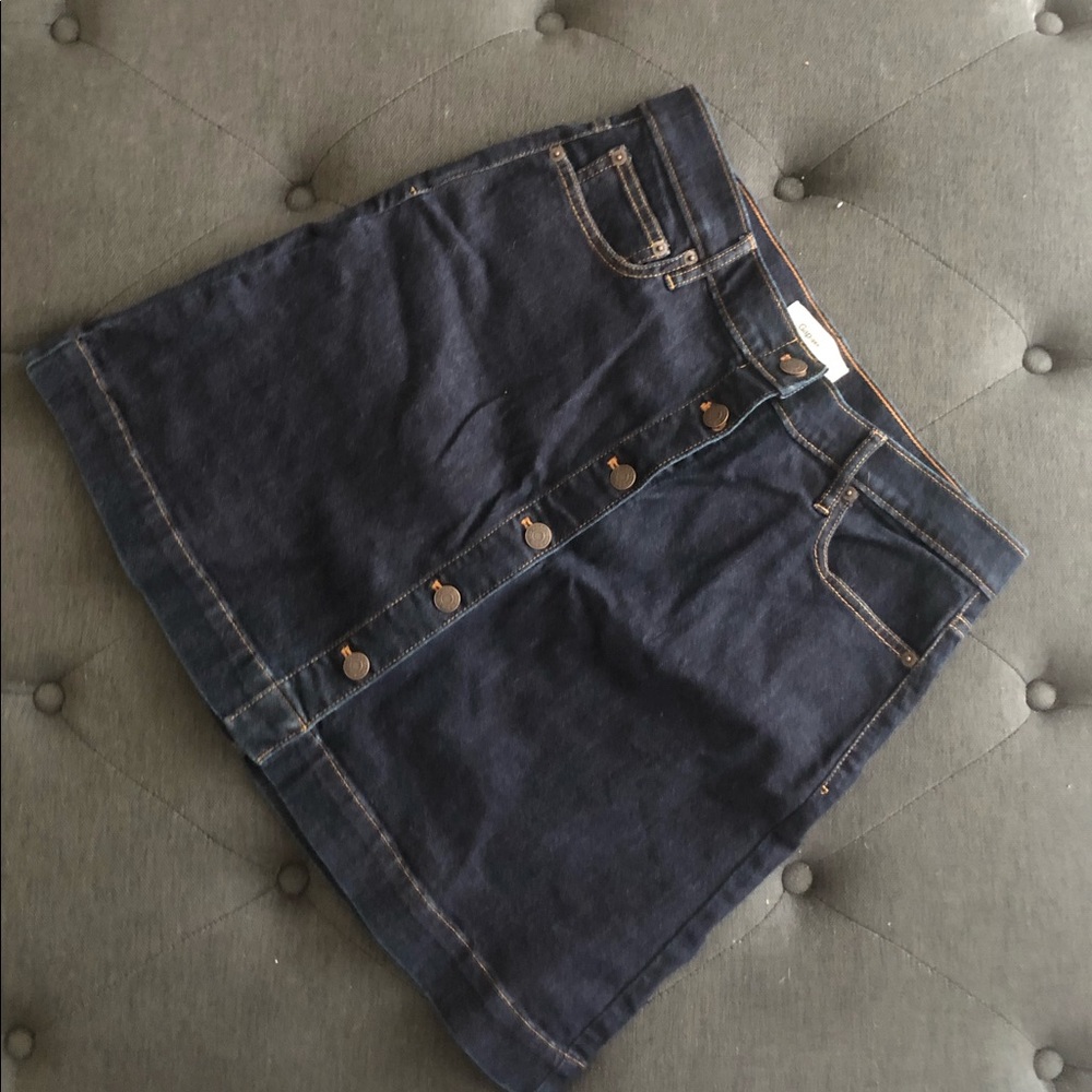 NWOT Gap dark denim skirt size 10
